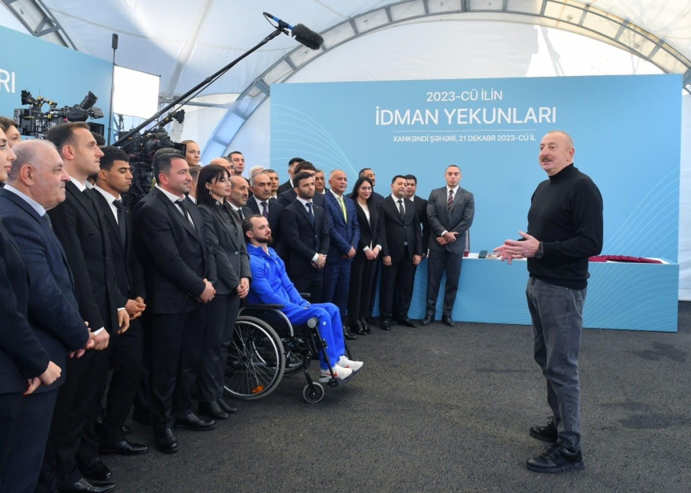 Prezident 29 idmançıya mənzil hədiyyə etdi - VİDEO