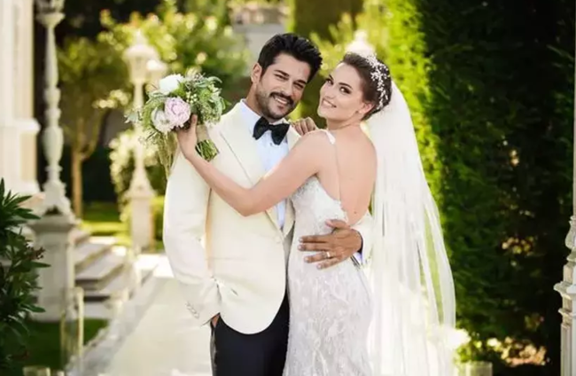 Fahriye Evcen yoldaşı Burak Özçivitin ad gününü təbrik edib-FOTOLAR