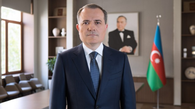 Ceyhun Bayramov İlham Əliyevin xarici diplomatı necə susdurmasından danışdı