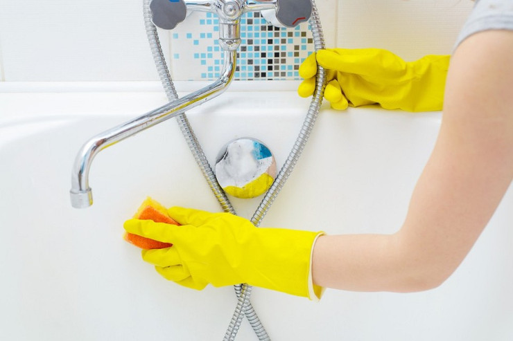 Hamam vannasını parıldayana qədər necə təmizləmək olar?
