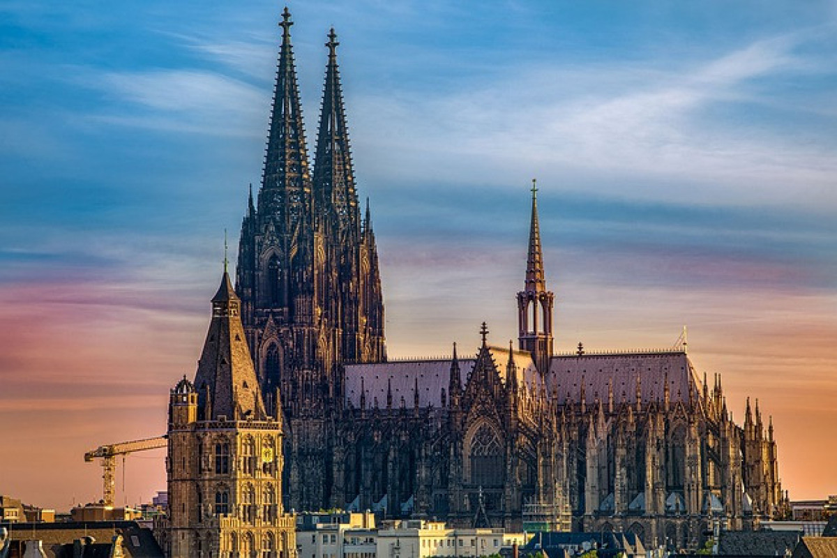 Almaniyada Köln kafedralı terror təhdidləri ilə əlaqədar bağlı qalacaq