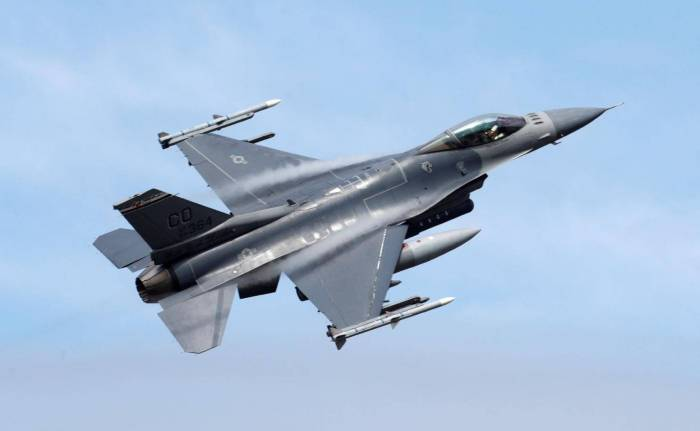 F-16 qırıcılarının Ukraynada istifadə veriləcəyi tarix açıqlanıb