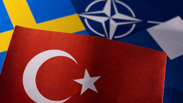 Türkiyə İsveçin NATO-ya üzvlük istiqamətində ciddi addımlar atıb