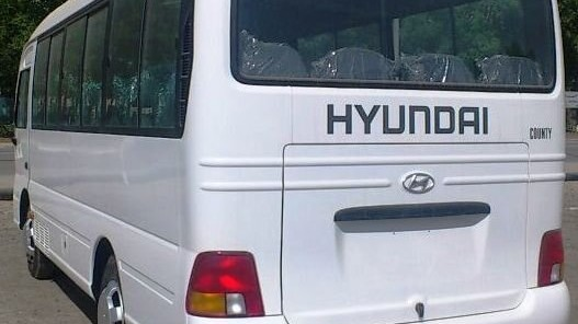 Çalışdıqları şirkətin 2 avtobusunu satdılar