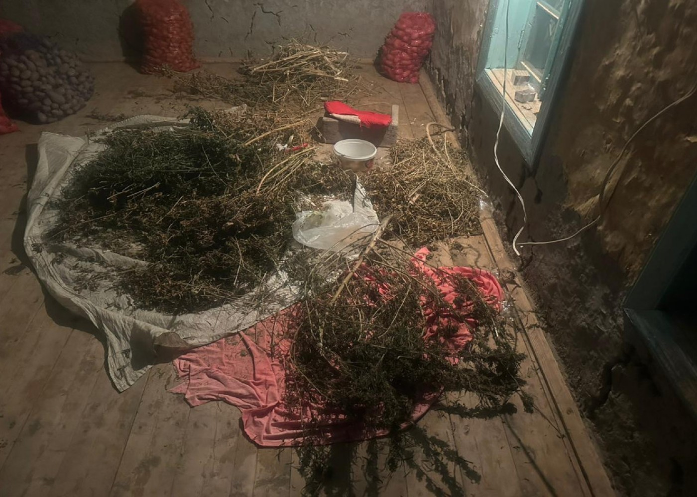 Sabirabad sakininin evində 4 kiloqram narkotik tapıldı