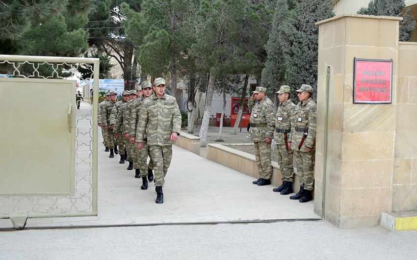 Müddətli həqiqi hərbi xidmət müddəti başa çatmış daha bir qrup hərbi qulluqçu ehtiyata buraxılıb