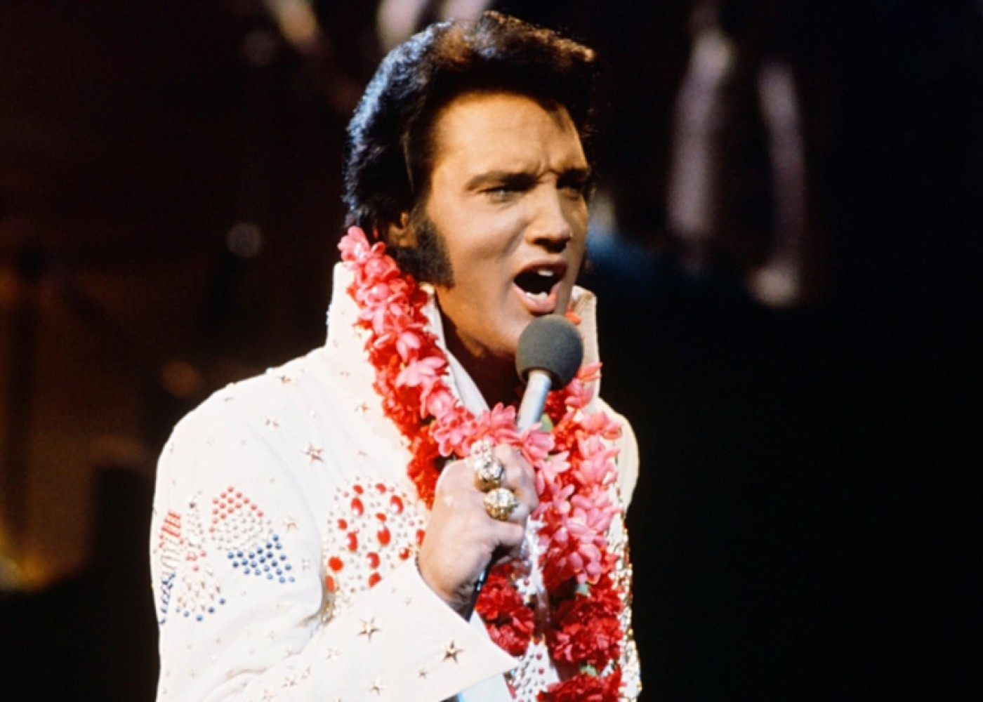 Süni intellekt Elvis Preslini səhnəyə geri gətirir