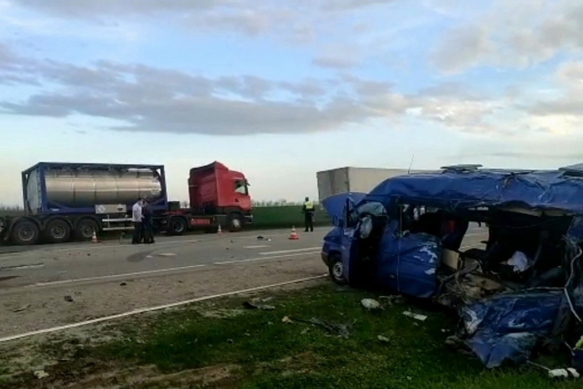 Rusiyada yol qəzasında 7 nəfər ölüb