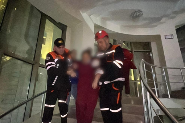 Perinatal Mərkəzində yanğın olub, insanlar təxliyə edilib (YENİLƏNİB)