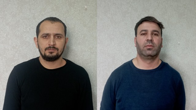 Azərbaycanda bu şəxslər saxta dollar satırmış - VİDEO