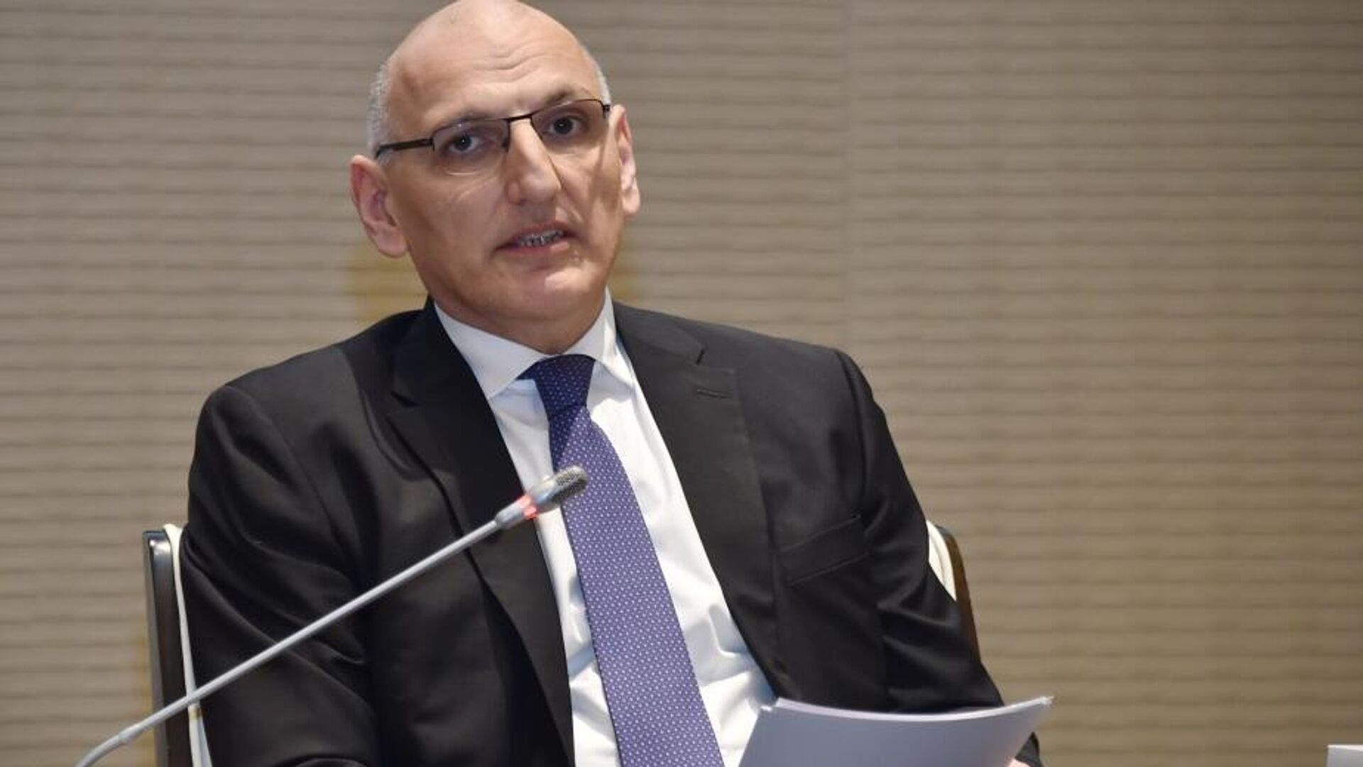 Elçin Əmirbəyov: “Fransanın ermənipərəst mövqeyi Bakı ilə İrəvan arasında sülh perspektivlərinə zərbə vurur”